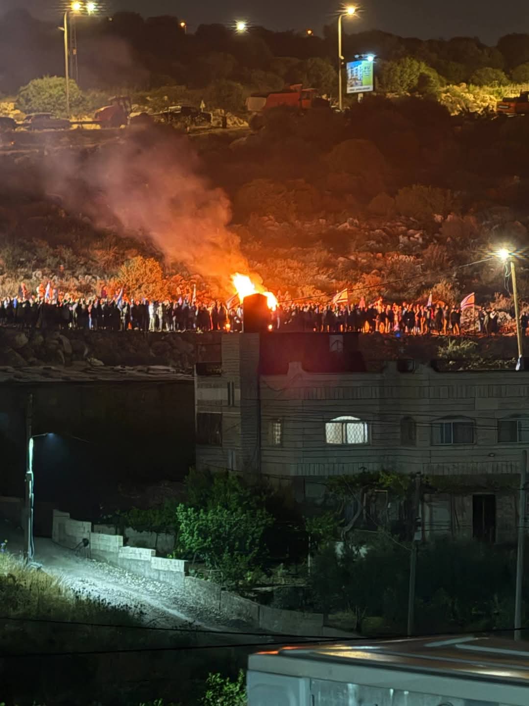 בורקין, מתנחלים הדליקו מדורה בקרבת בתי הכפר בעקבות רצח צאלה גז