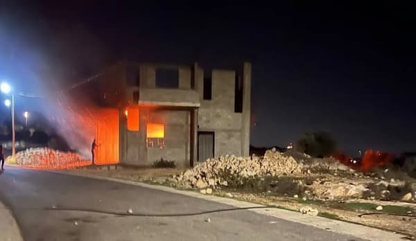 תג מחיר: המינהל האזרחי הורס מבנים במאחז לא חוקי והמתנחלים מתנפלים על ישובים פלסטינים