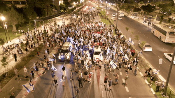 הגיע הזמן להתפכח – צאו לרחובות!