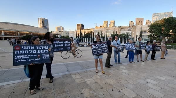 מפלגות האופוזיציה אינן מציגות אלטרנטיבה למלחמה
